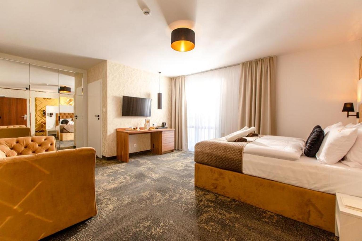 Promocje Amber Park Spa 尼彻兹 外观 照片
